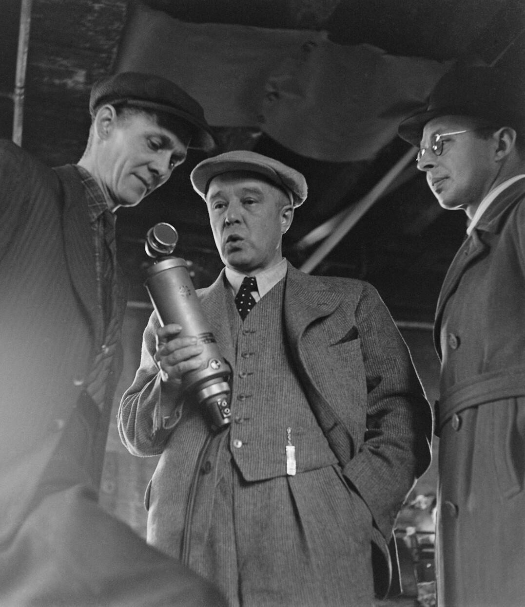 detective interviewing witness